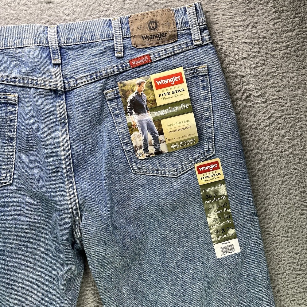 Wrangler Five Star Regular Fit Jeans Mens 38x30 Blue Straight Light Wash NWT